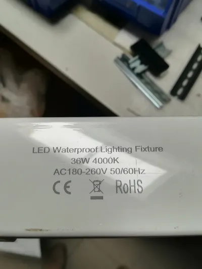 36W LED Feuchtraum Wannenleuchte Alu Neutral Weiß / IP65 230VAC 1200mm — Bild 5