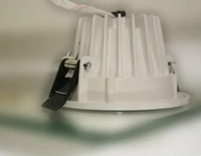3W LED Einbau Downlight weiß rund Warm Weiß / 2700-3200K 180lm 230VAC IP44 120Grad -Ausstellungsstück mit kleinen Schönheitsfehlern — Bild 3