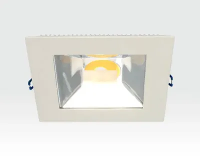 10W LED Einbau Downlight weiß quadratisch Warm Weiß / 2700-3200K 650lm 230VAC IP40 120Grad -Ausstellungsstück mit kleinen Schönheitsfehlern