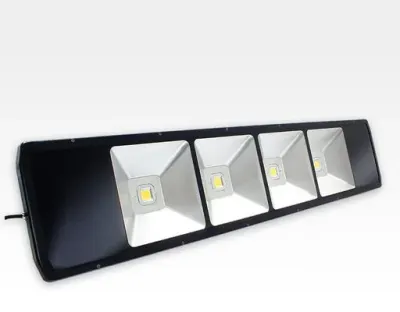400W LED 4fach Strahler Neutral Weiss 120Grad / 4000-4500K IP44 230VAC 985x292x115