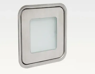 0,56W LED Outdoor Mini-Design Einbau Leuchte quadr. Warm Weiß / 5lm IP67 Easy Stecker 12VDC -Ausstellungsstück mit kleinen Schönheitsfehler